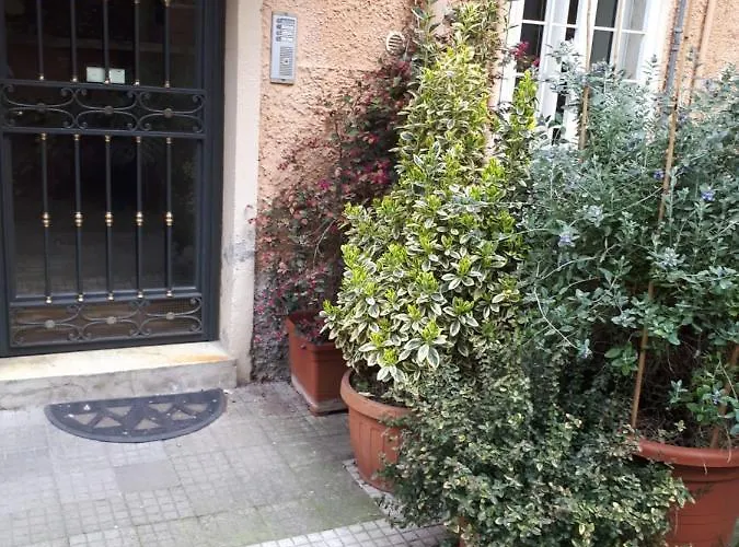 Tra Gianicolo E Trastevere 4*